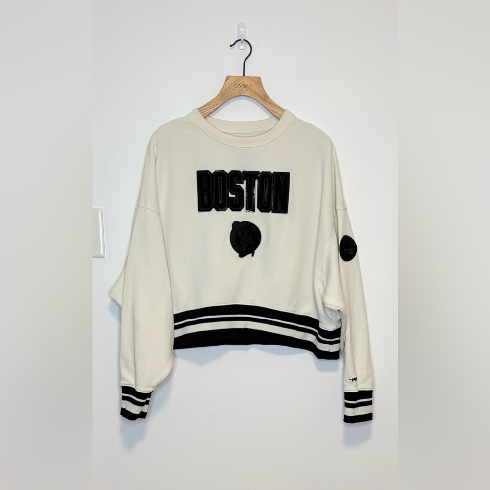 Boston Celtics team sweatshirt , sz : small